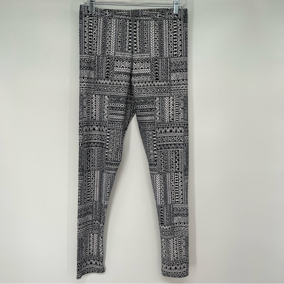 One Earth Printed Leggings - Picture 1 of 4